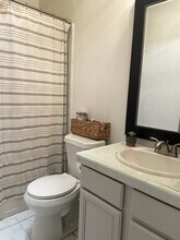 1104 Buffalo Gap Rd in Austin, TX - Foto de edificio - Building Photo