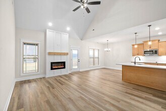 218 Harvest Moon Dr in Clarksville, TN - Building Photo - Building Photo