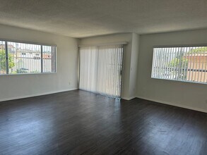 939 S Cabrillo Ave in Los Angeles, CA - Building Photo - Building Photo