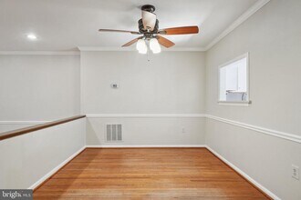 10228 Roberts Common Ln in Burke, VA - Building Photo - Building Photo