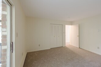 Carpenter Village Apartments in Altamont, NY - Building Photo - Interior Photo