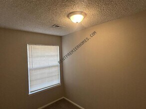 2708 S 136th E Ave in Tulsa, OK - Foto de edificio - Building Photo