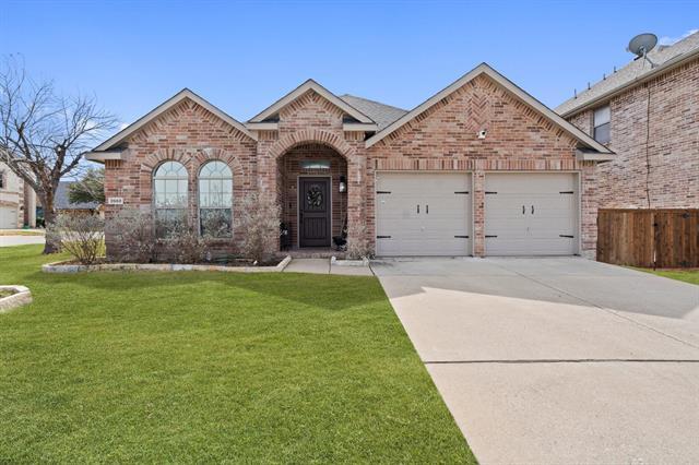 3968 Hunter Peak Rd in Roanoke, TX - Building Photo