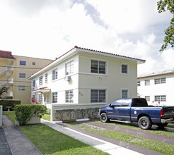 420-424 Malaga Ave in Miami, FL - Building Photo - Building Photo