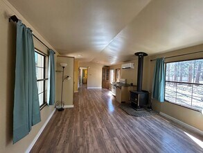 60083 Navajo Rd in Bend, OR - Building Photo - Building Photo