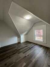 96 Lembeck Ave, Unit 3 in Jersey City, NJ - Building Photo - Building Photo
