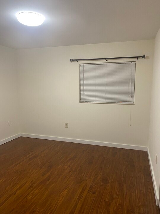 2840 Somerset Dr, Unit Bedroom #2 in Lauderdale Lakes, FL - Foto de edificio