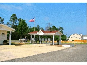 Highland Mobile Home Park in Ocean Springs, MS - Foto de edificio - Other