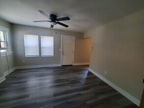 304 S Hydraulic Ave in Wichita, KS - Building Photo - Building Photo