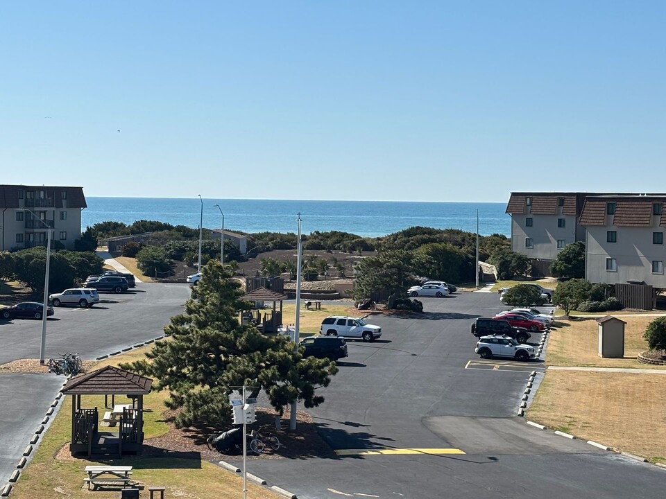 2008 E Fort Macon Rd in Atlantic Beach, NC - Foto de edificio