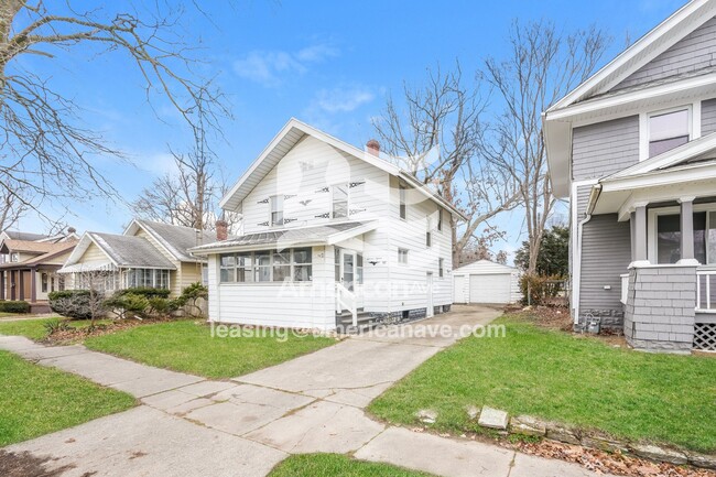 1115 E Dayton St in South Bend, IN - Foto de edificio - Building Photo