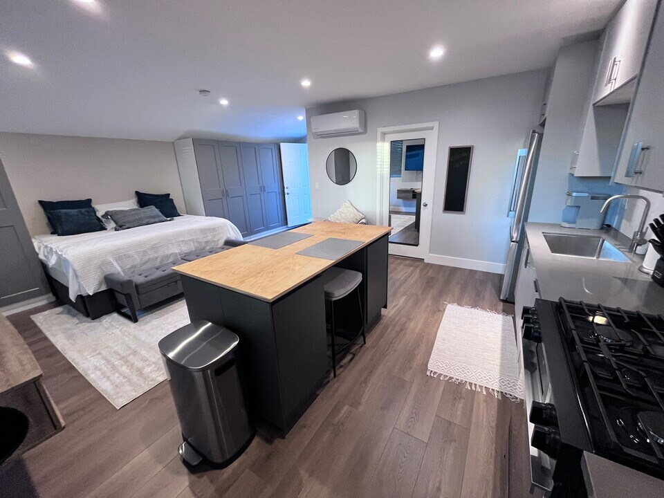 7718 Sedan Ave, Unit A in Los Angeles, CA - Building Photo