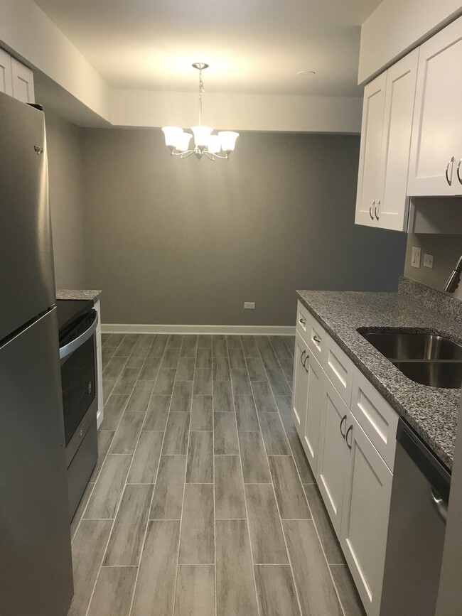 905 Casey Ct in Schaumburg, IL - Building Photo - Building Photo