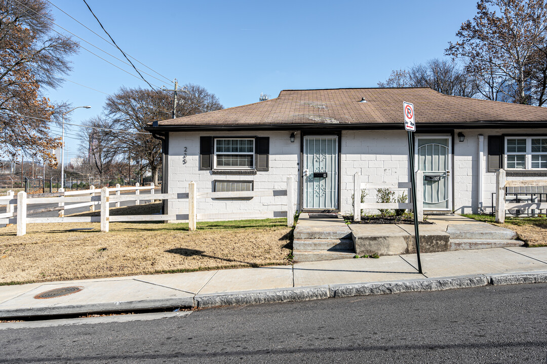 235 Walnut St NW, Unit H in Atlanta, GA - Foto de edificio