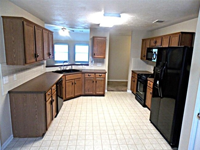 912 Curry St in Baytown, TX - Building Photo - Building Photo
