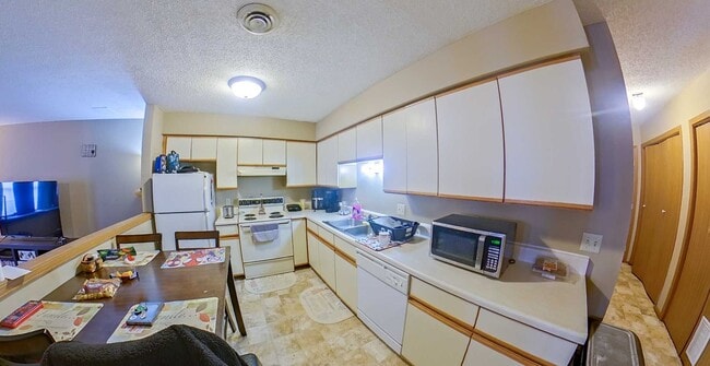 property at 2502 Candlecrest Cir