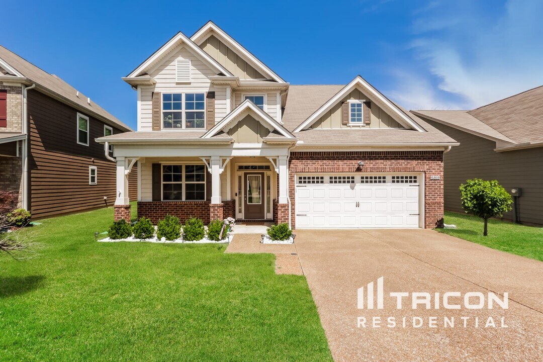 3013 Alan Dr in Spring Hill, TN - Building Photo