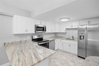 3411 Clark Rd in Sarasota, FL - Building Photo - Building Photo