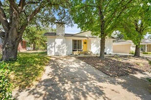 2014 Shawnee St in Denton, TX - Building Photo