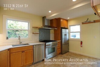 3312 N 21st St in Tacoma, WA - Foto de edificio - Building Photo