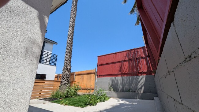 property at 6736 Thomson Ct