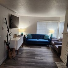 View At Bitter Lake in Seattle, WA - Foto de edificio - Building Photo