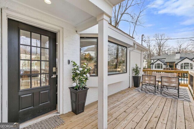 1744 N Druid Hills Rd NE in Atlanta, GA - Foto de edificio - Building Photo