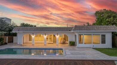 1690 Daytonia Rd in Miami Beach, FL - Building Photo - Building Photo