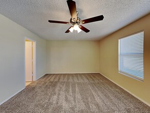 2310 Graystone Dr in Rockwall, TX - Foto de edificio - Building Photo