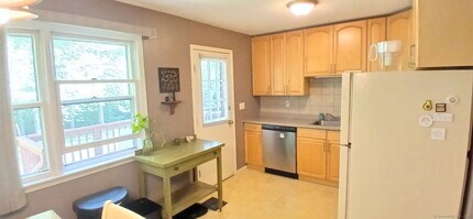 84 Caesar Dr in Bristol, CT - Building Photo - Building Photo