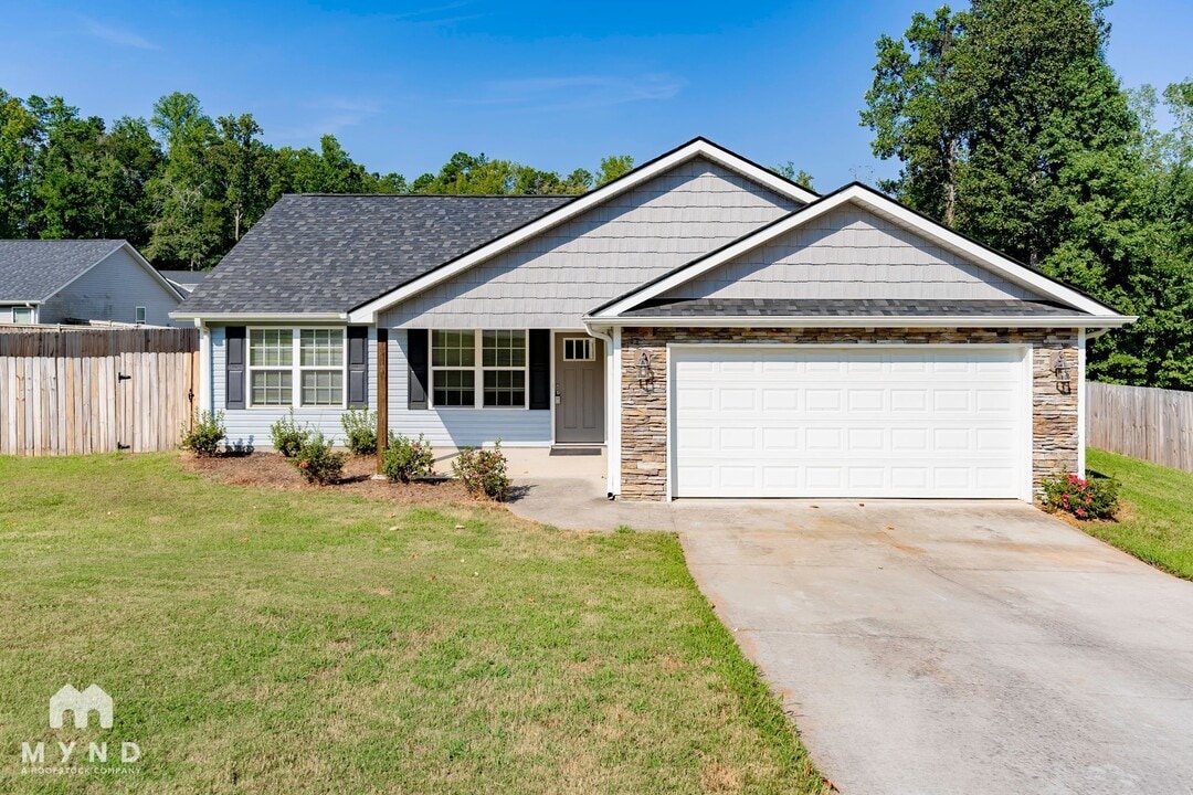 317 Morning Creek Dr in Easley, SC - Building Photo