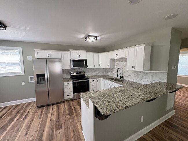property at 2721 Robin Hood Dr