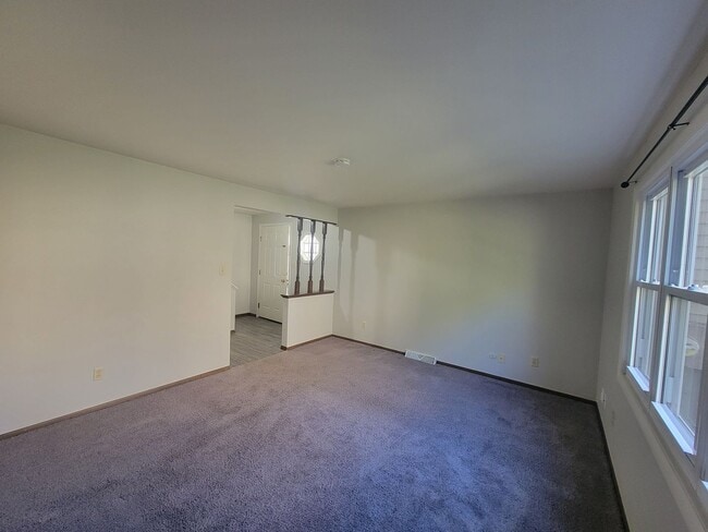 6818 N Parkwood Dr in Peoria, IL - Building Photo - Building Photo
