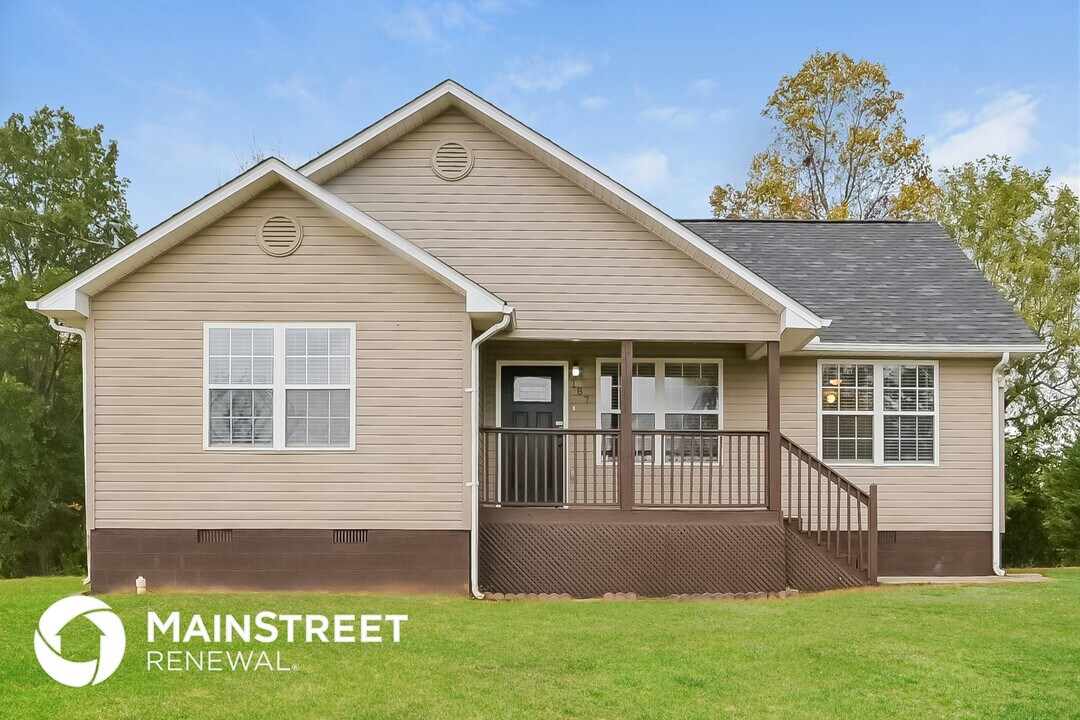 187 Sandy Cir in Lafollette, TN - Foto de edificio