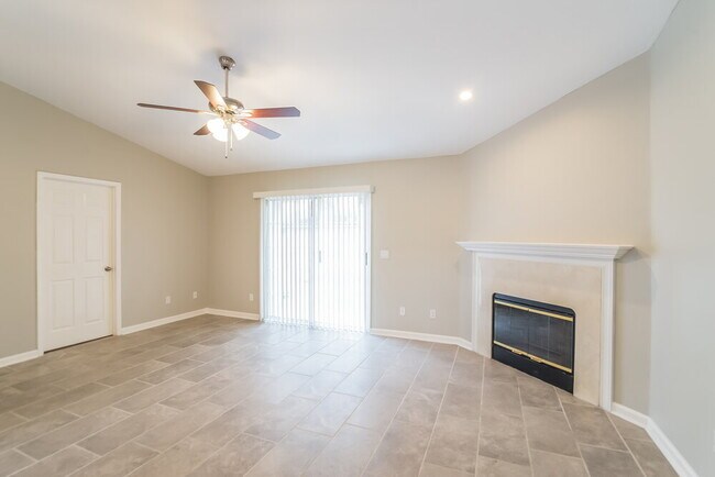 3103 Olde Sutton Parke Dr in Orange Park, FL - Foto de edificio - Building Photo