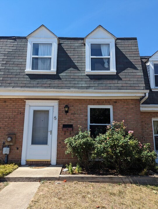 5 Consett Pl in Frederick, MD - Building Photo