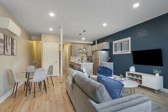 4934 Kingston Ave, Unit SI ID1366948P in Lisle, IL - Foto de edificio - Building Photo