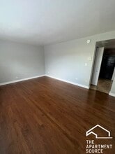 8144 1/2 N Milwaukee Ave in Niles, IL - Building Photo - Building Photo
