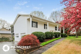 300 Scottsdale Ln in Clemmons, NC - Building Photo - Building Photo