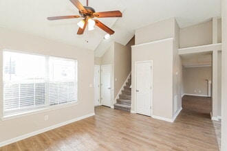 248 Kings Cove in Locust Grove, GA - Foto de edificio - Building Photo