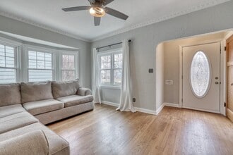 122 S 77th St in Milwaukee, WI - Building Photo - Building Photo