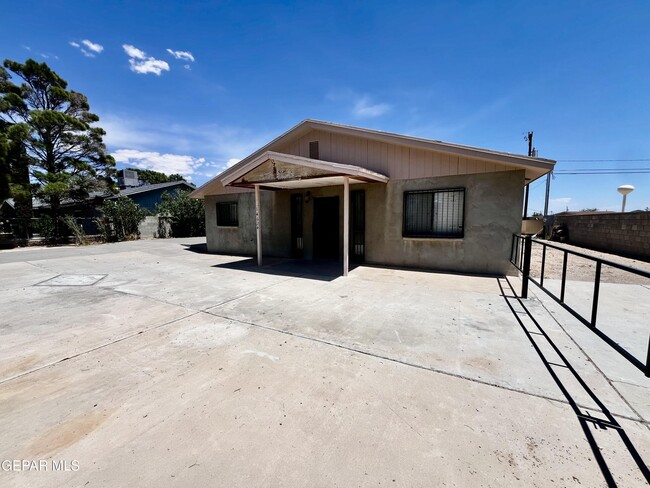 14624 Eston Pl in El Paso, TX - Building Photo - Building Photo