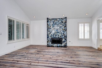 947 10th St in Manhattan Beach, CA - Building Photo - Building Photo