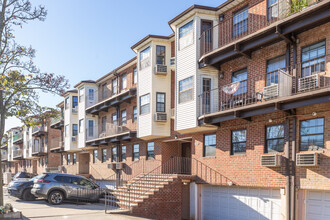 Greentree Condominium in Howard Beach, NY - Building Photo - Building Photo