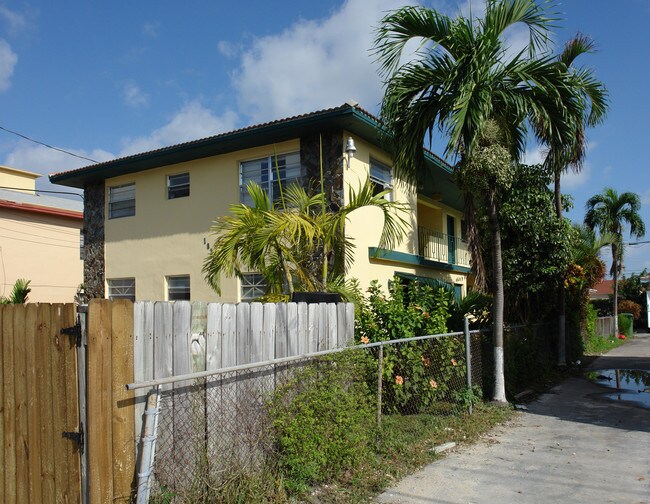 1825 SW 7th St in Miami, FL - Building Photo - Building Photo