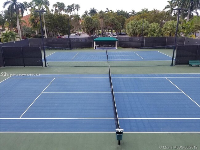 9801 NW 45th Ln in Doral, FL - Building Photo - Building Photo