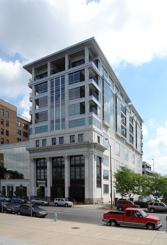 Residences at 429 in Indianapolis, IN - Foto de edificio - Building Photo