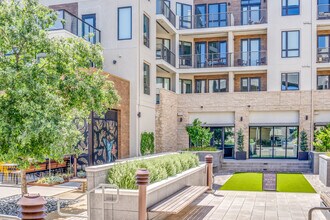 Santal Thousand Oaks in Thousand Oaks, CA - Building Photo - Building Photo