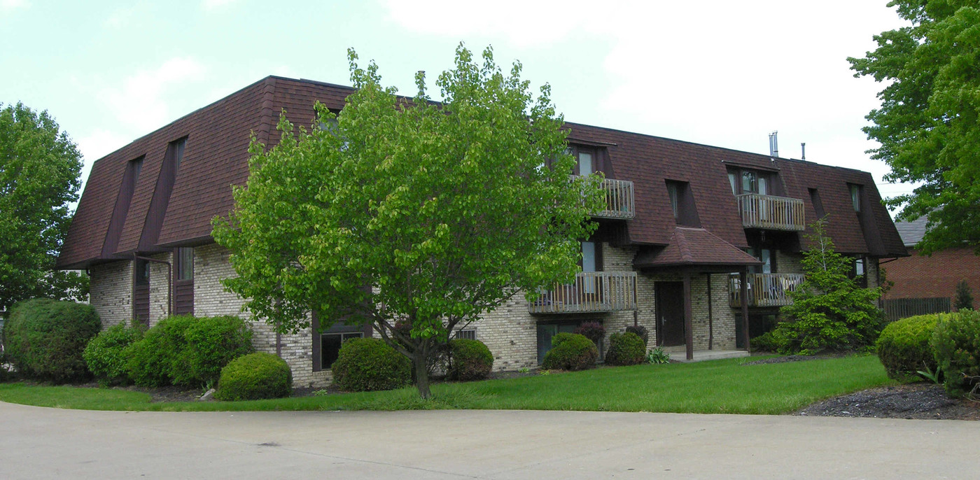 31400 N Marginal Dr in Willowick, OH - Building Photo