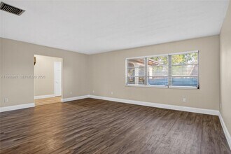 525 SE Brookside Terrace in Port St. Lucie, FL - Building Photo - Building Photo